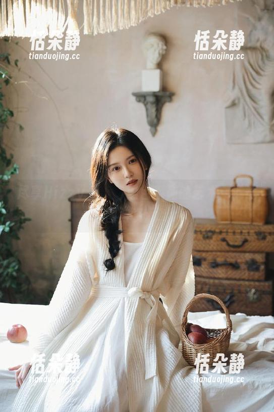 尽享Hizzy (히지)黑色系列的艺术：下载原图与资源.txt